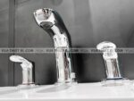anh thuc te voi chau lavabo toto tlg01201b nong lanh 3 lo go 4