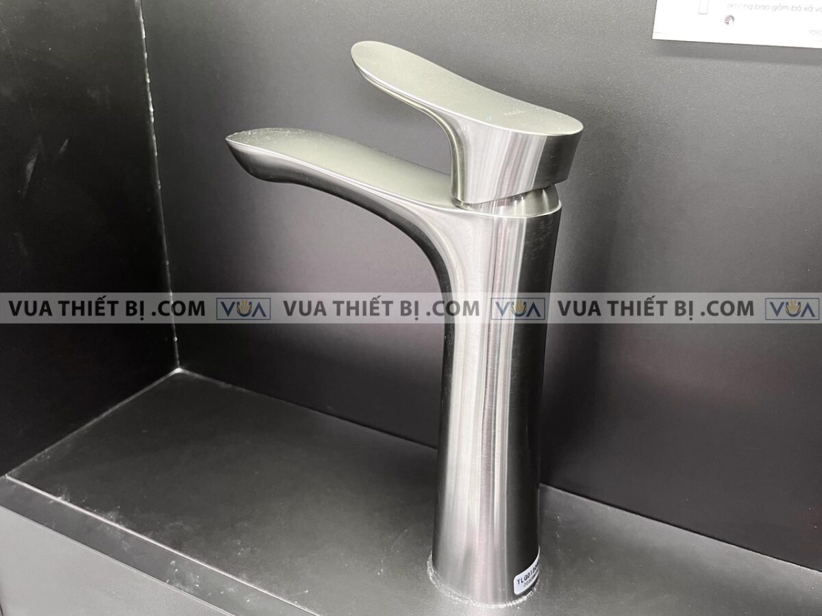 anh thuc te voi chau lavabo toto tlg01304bbn co cao nong lanh go 2