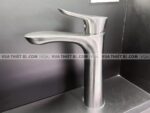 anh thuc te voi chau lavabo toto tlg01304bbn co cao nong lanh go 3