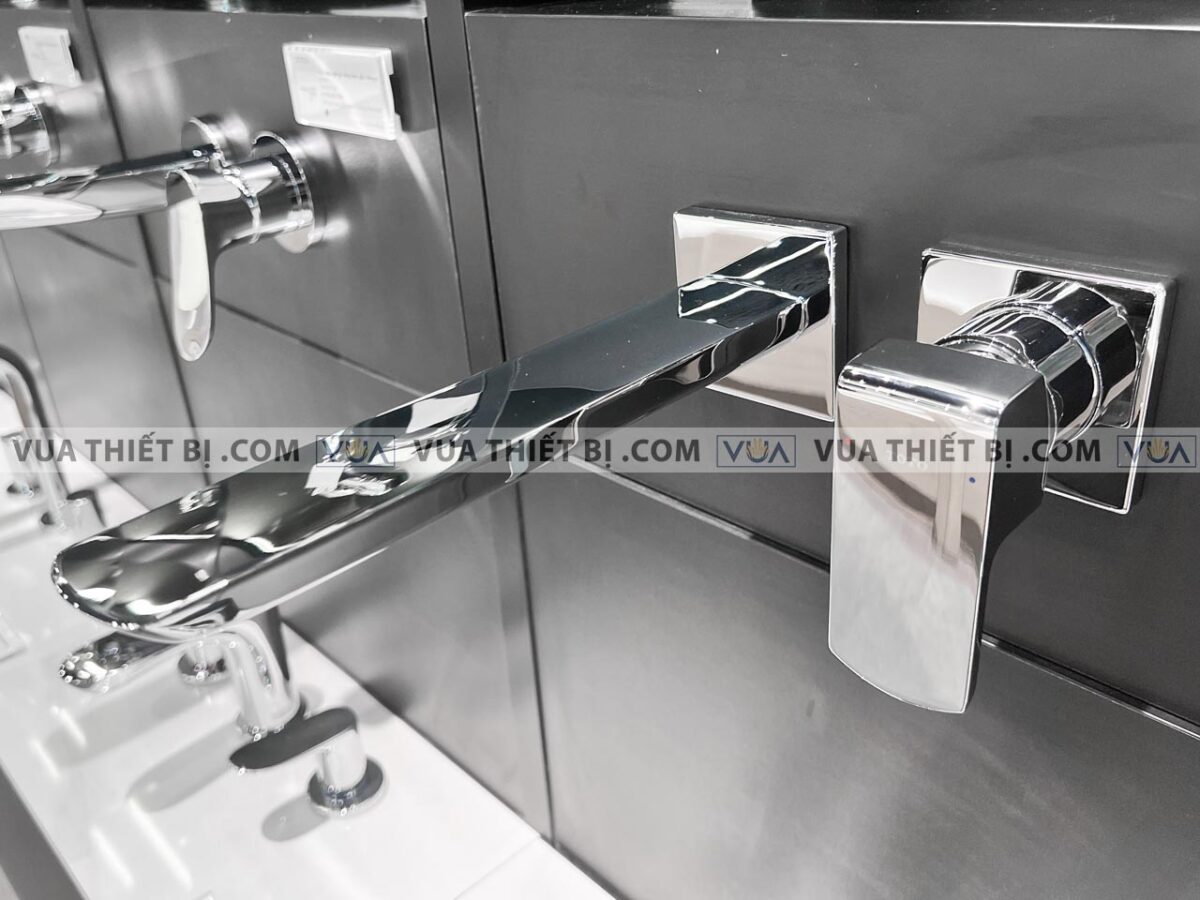 anh thuc te voi chau lavabo toto tlg02311b gan tuong nong lanh gr 1