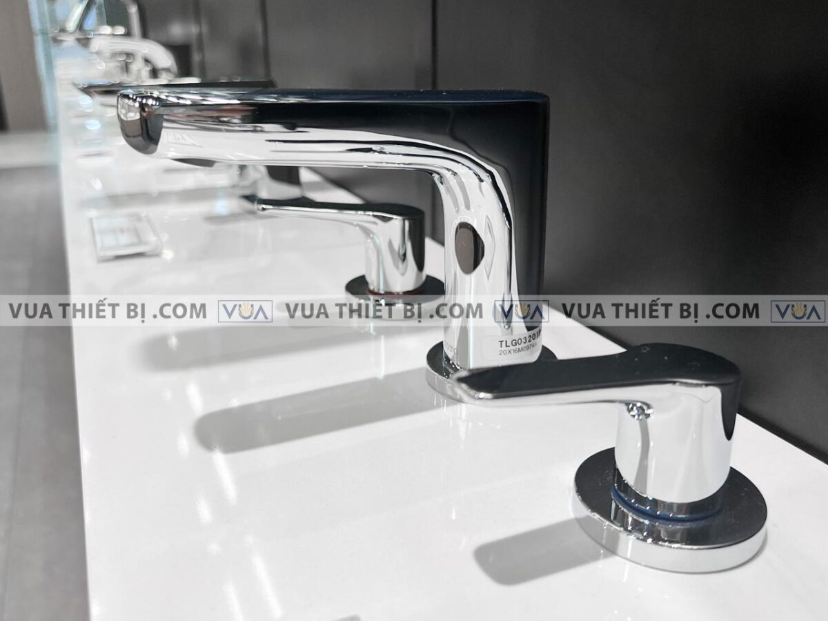 anh thuc te voi chau lavabo toto tlg03201b nong lanh 3 lo gs 2