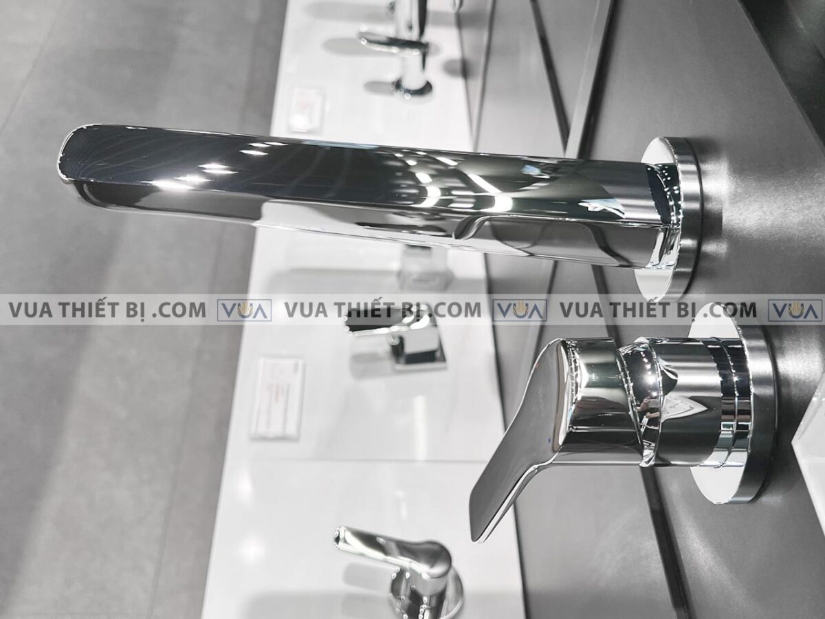 anh thuc te voi chau lavabo toto tlg03308b gan tuong nong lanh gs 3