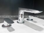 anh thuc te voi chau lavabo toto tlg04201b nong lanh 3 lo ga 2