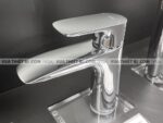 anh thuc te voi chau lavabo toto tlg04301v nong lanh ga 3
