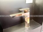 anh thuc te voi chau lavabo toto tlg07303bpfg co cao nong lanh ge 3