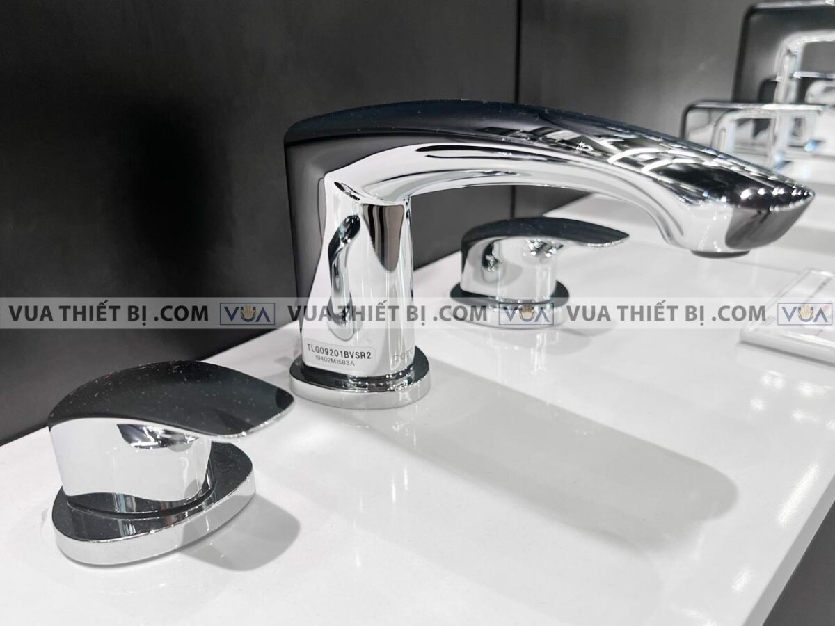 anh thuc te voi chau lavabo toto tlg09201b nong lanh 3 lo gm 4