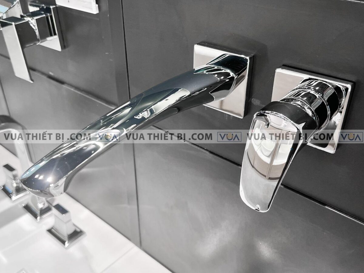 anh thuc te voi chau lavabo toto tlg09308b gan tuong nong lanh gm 1