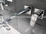 anh thuc te voi chau lavabo toto tlg09308b gan tuong nong lanh gm 1
