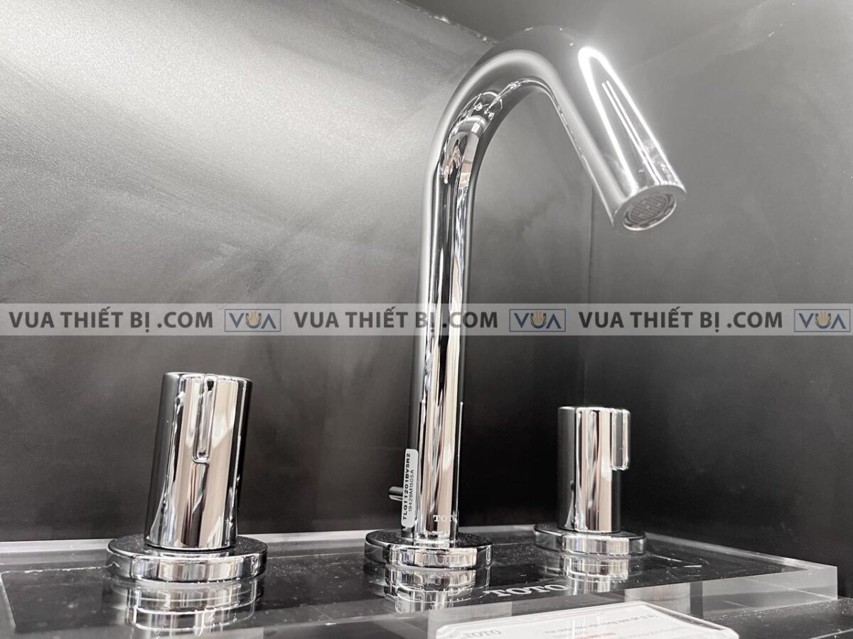 anh thuc te voi chau lavabo toto tlg11201b nong lanh 3 lo gf 2