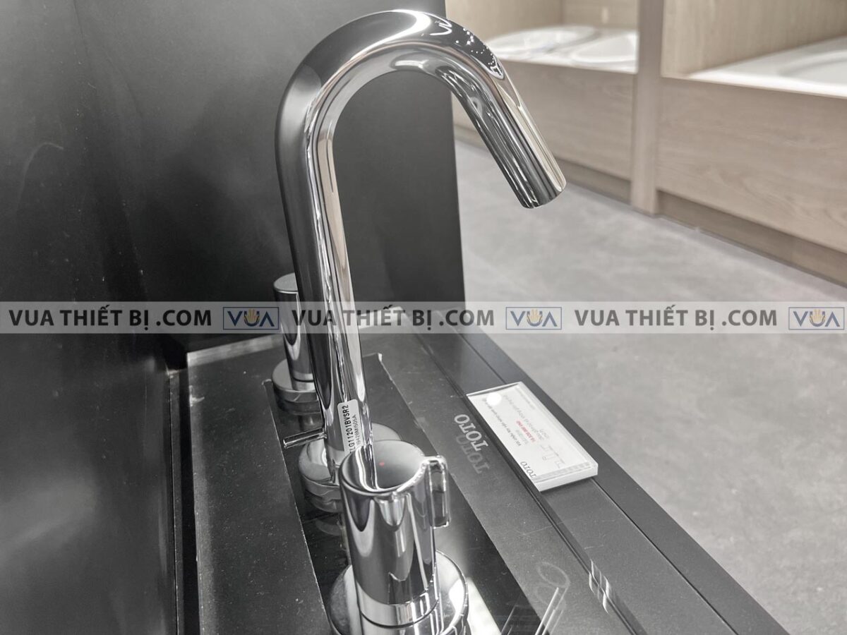 anh thuc te voi chau lavabo toto tlg11201b nong lanh 3 lo gf 4