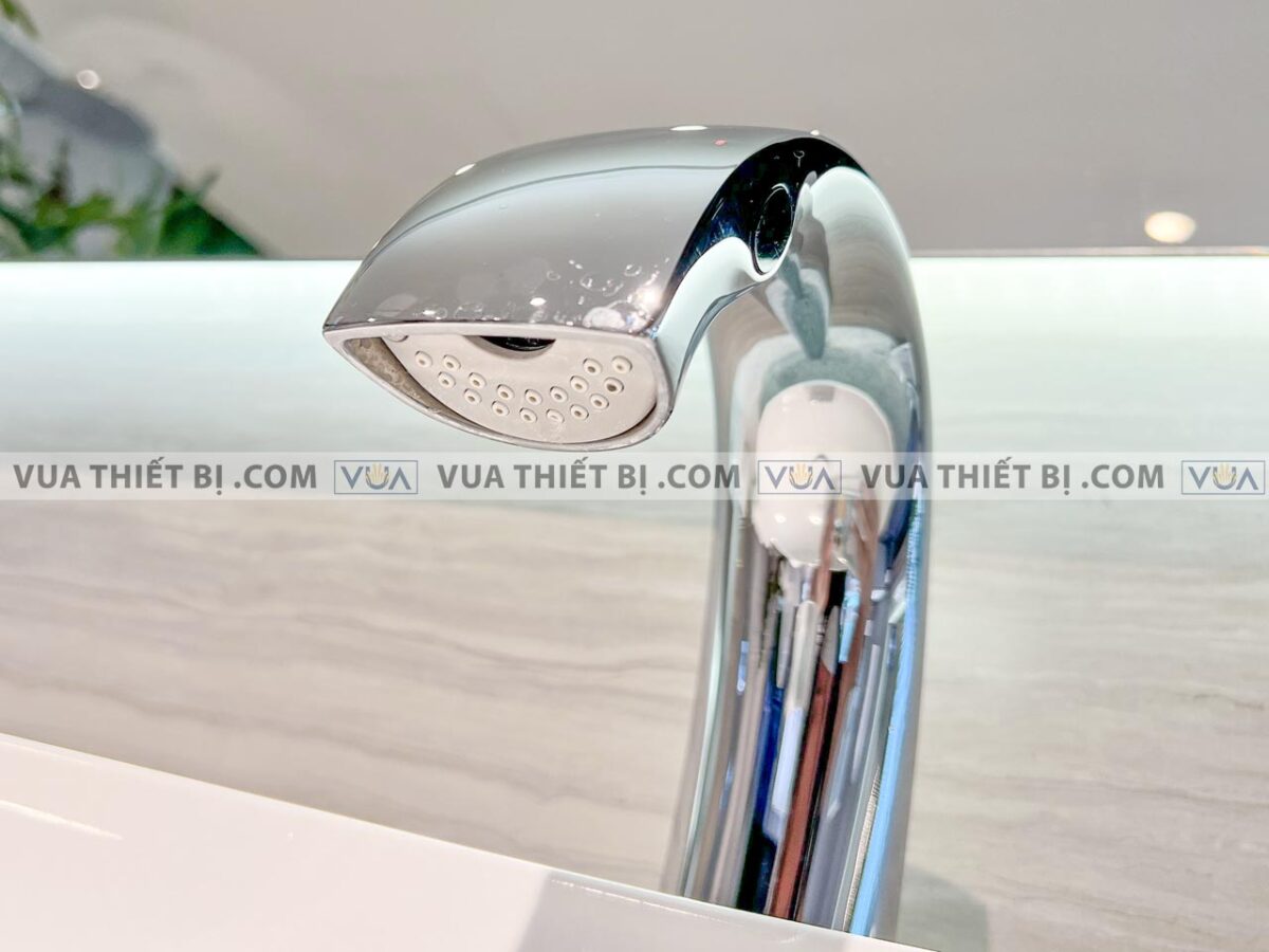 anh thuc te voi chau lavabo toto tlp01701j tlp01702s cam ung nong lanh 3
