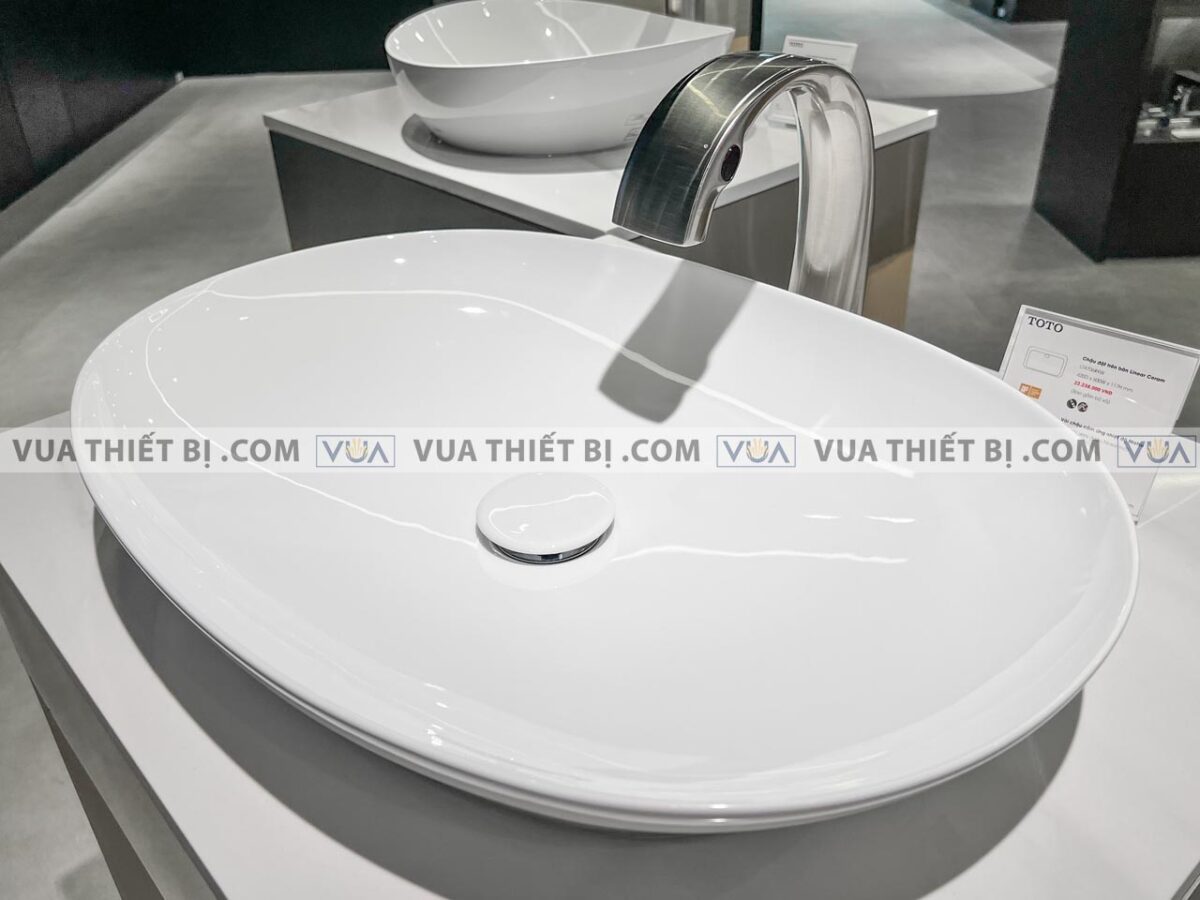 anh thuc te voi chau lavabo toto tlp01701jbn tlp01702s cam ung nong lanh 1
