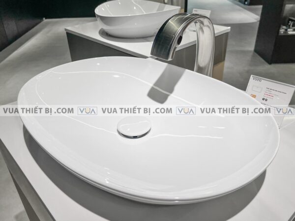 anh thuc te voi chau lavabo toto tlp01701jbn tlp01702s cam ung nong lanh 1