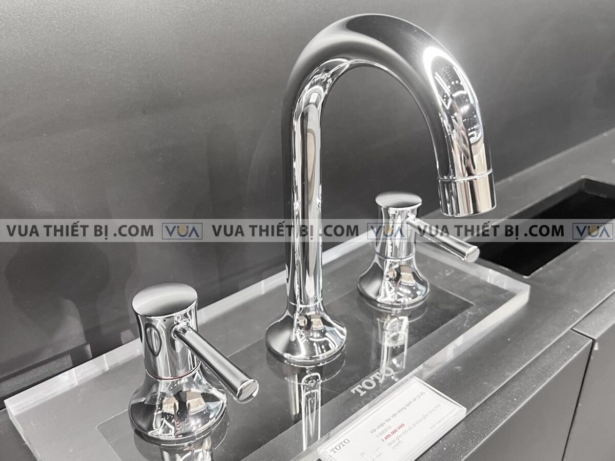 anh thuc te voi chau lavabo toto tls02201b co cao nong lanh 3 lo ln 1