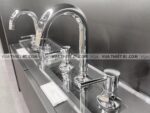 anh thuc te voi chau lavabo toto tls02201b co cao nong lanh 3 lo ln 4