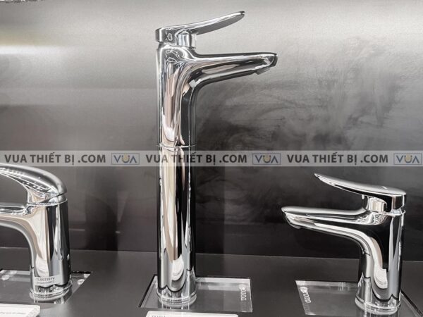 anh thuc te voi chau lavabo toto tls04306v co cao nong lanh lf 1