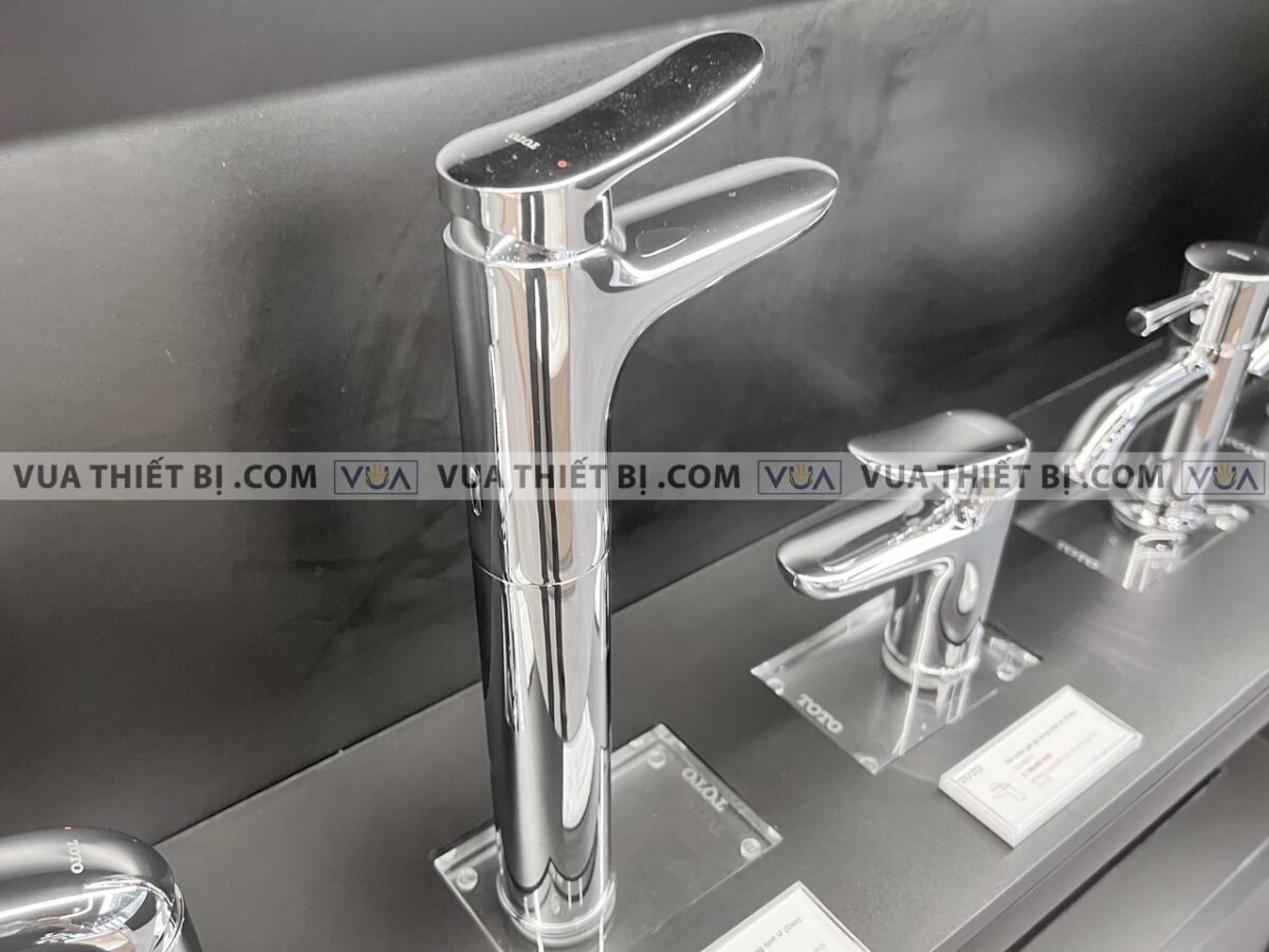 anh thuc te voi chau lavabo toto tls04306v co cao nong lanh lf 3