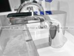 anh thuc te voi chau lavabo toto ttla102 ttle101e2l hap004a cam ung nuoc lanh dien 3