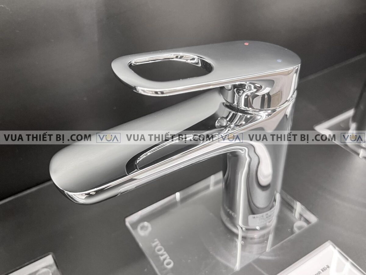 anh thuc te voi chau lavabo toto ttlr301f 1rr nong lanh rei r 3