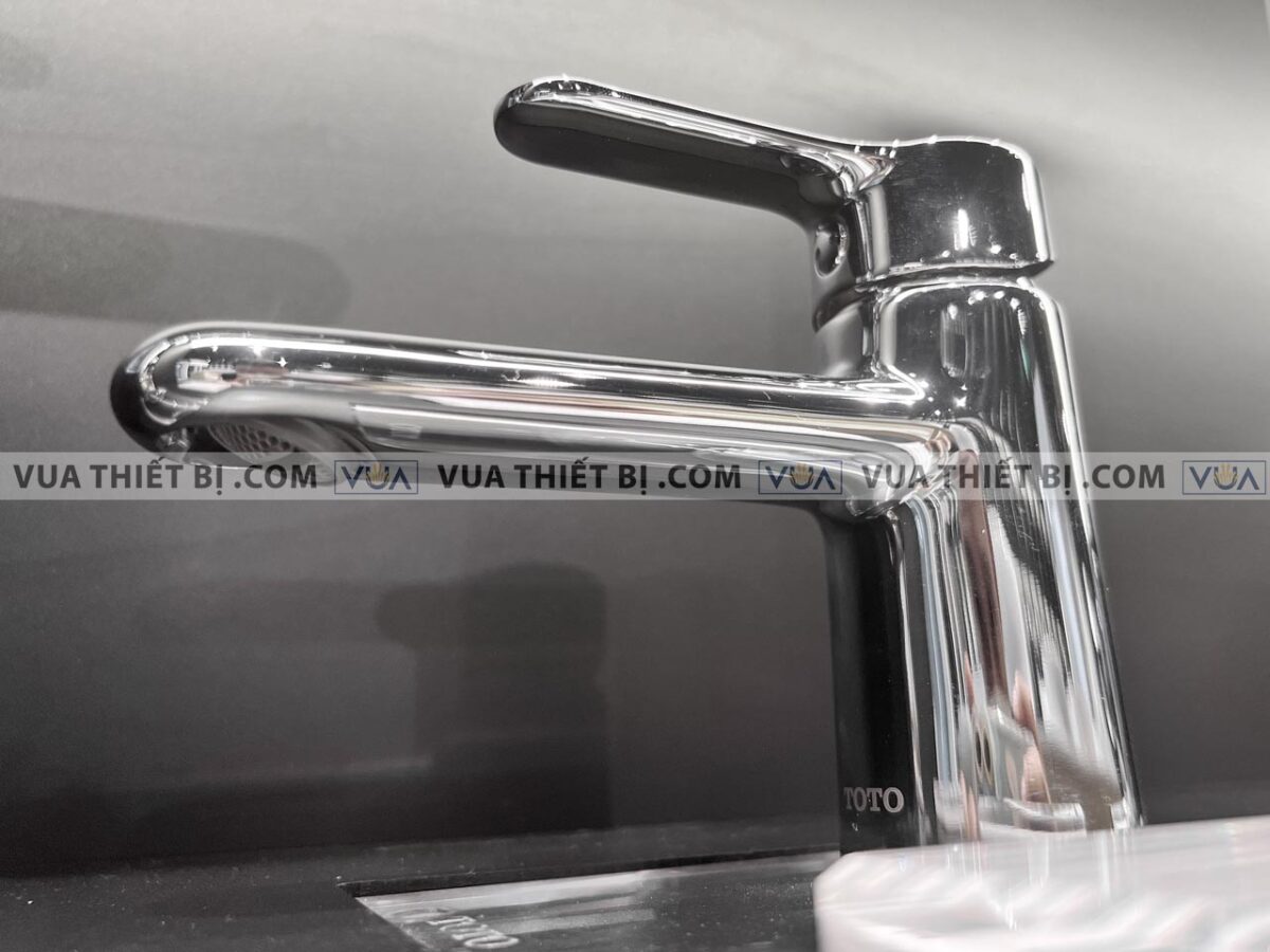 anh thuc te voi chau lavabo toto tvlm102nsr nong lanh 4