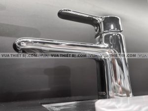 anh thuc te voi chau lavabo toto tvlm102nsr nong lanh 4