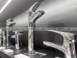 anh thuc te voi chau lavabo toto tvlm106cr co cao nong lanh 4