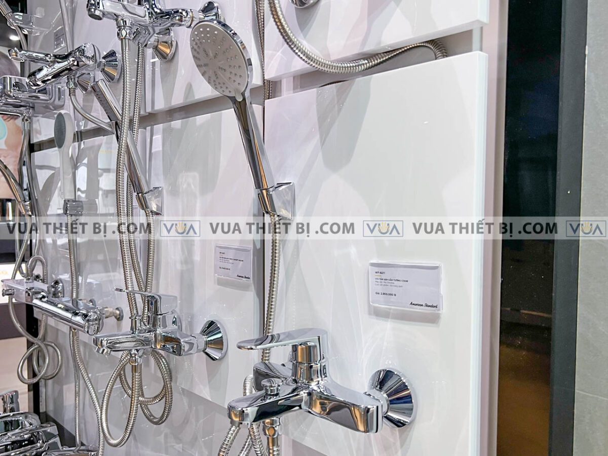 anh thuc te voi sen american standard wf b211 3