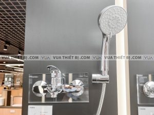 anh thuc te voi sen tam toto tbs03302v dgh108zr nong lanh lc 1
