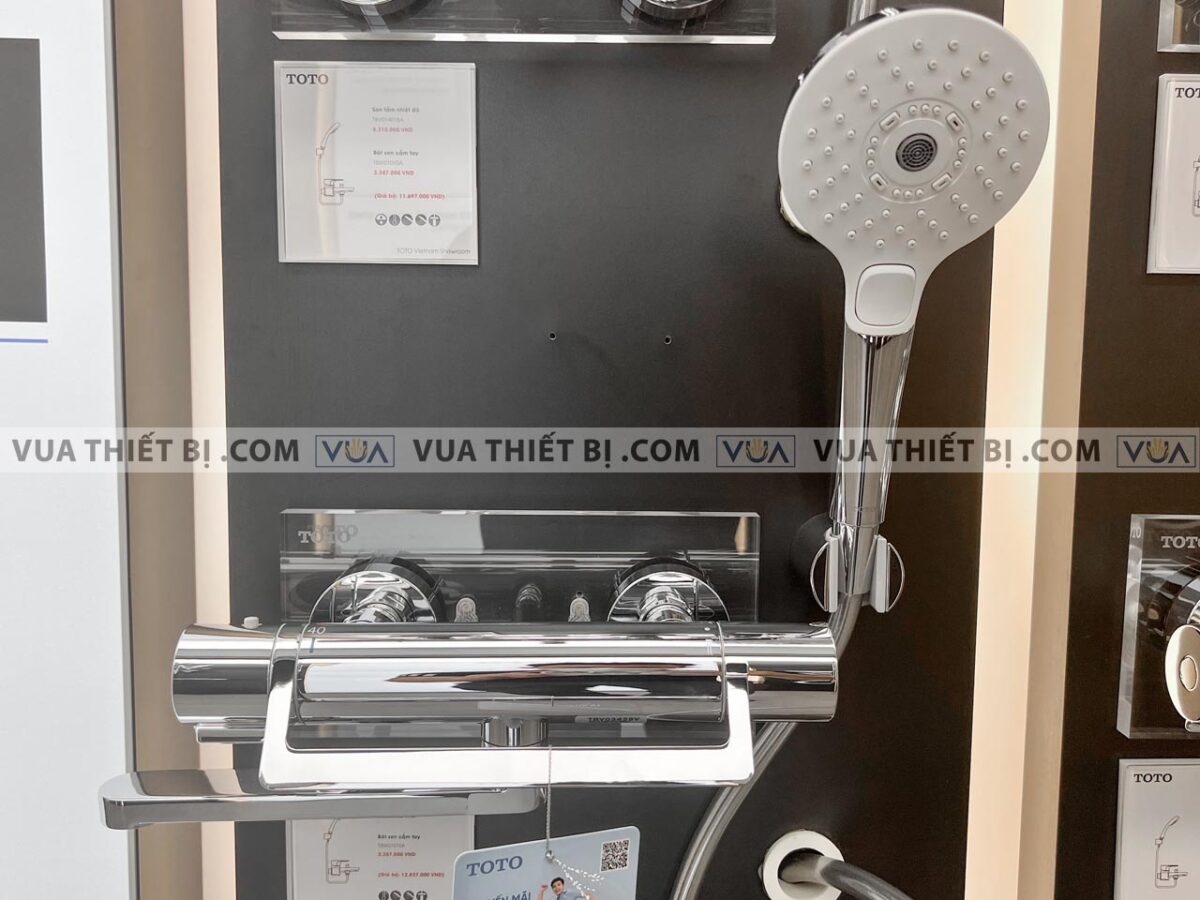 anh thuc te voi sen tam toto tbv03429v tbw01010a nhiet do 1