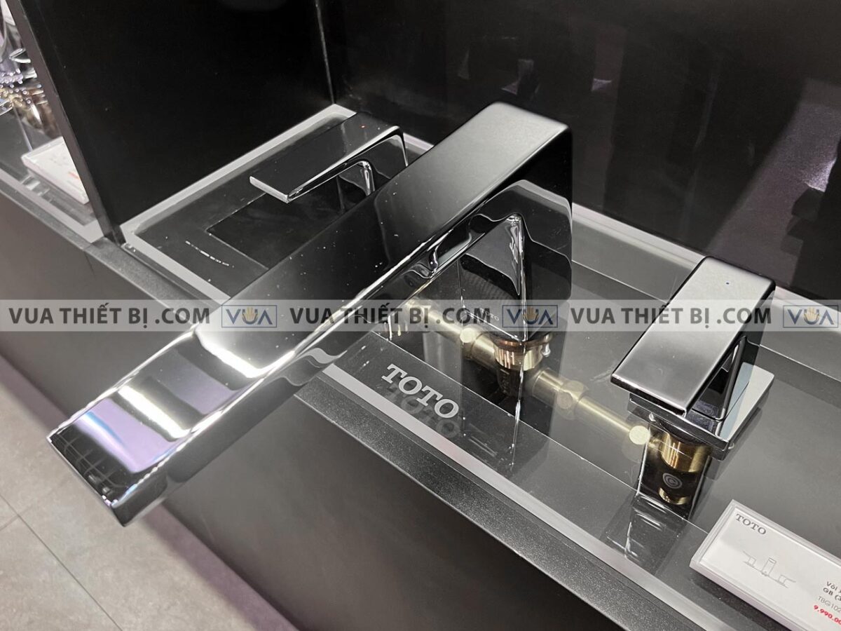 anh thuc te voi sen xa bon tam toto tbg10201b gan bon 3 lo gb 2
