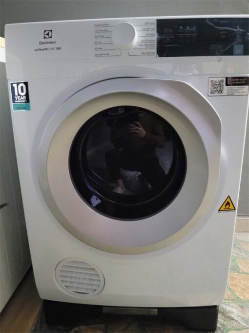 May say quan ao Electrolux EDS854J3WB 8.5Kg