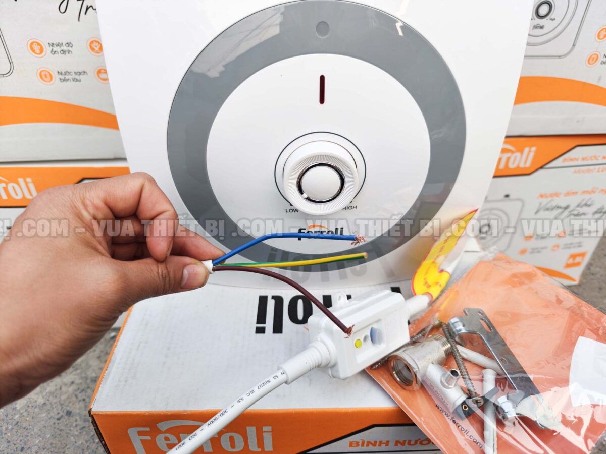 Hình ảnh thực tế Bình nóng lạnh FERROLI LUCK 6.8L lít gián tiếp cho bếp