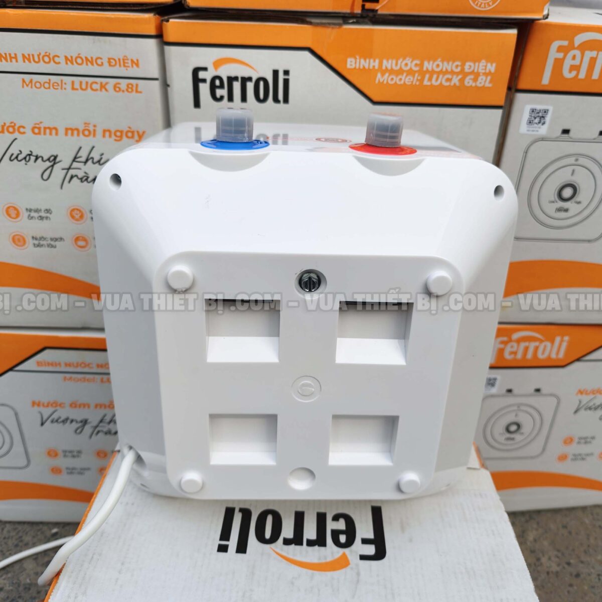 Hình ảnh thực tế Bình nóng lạnh FERROLI LUCK 6.8L lít gián tiếp cho bếp