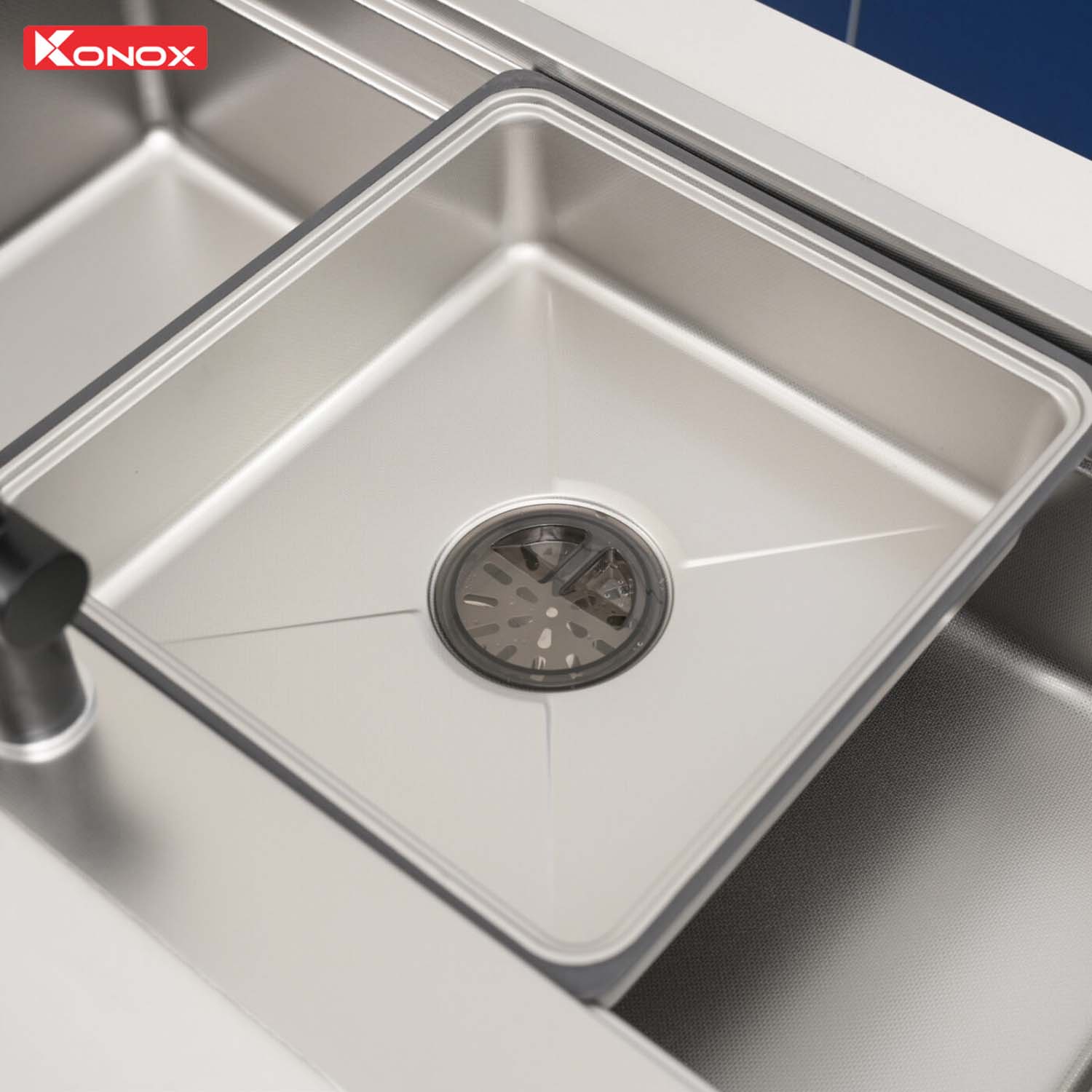 Chậu rửa bát inox KONOX KN8751TS Dekor 1 hố 10 hinh anh thuc te Chau rua bat inox KONOX KN8751TS Dekor 1 ho 9