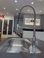 Vòi rửa bát KVK KM6211EC nóng lạnh rút dây - Ảnh 6